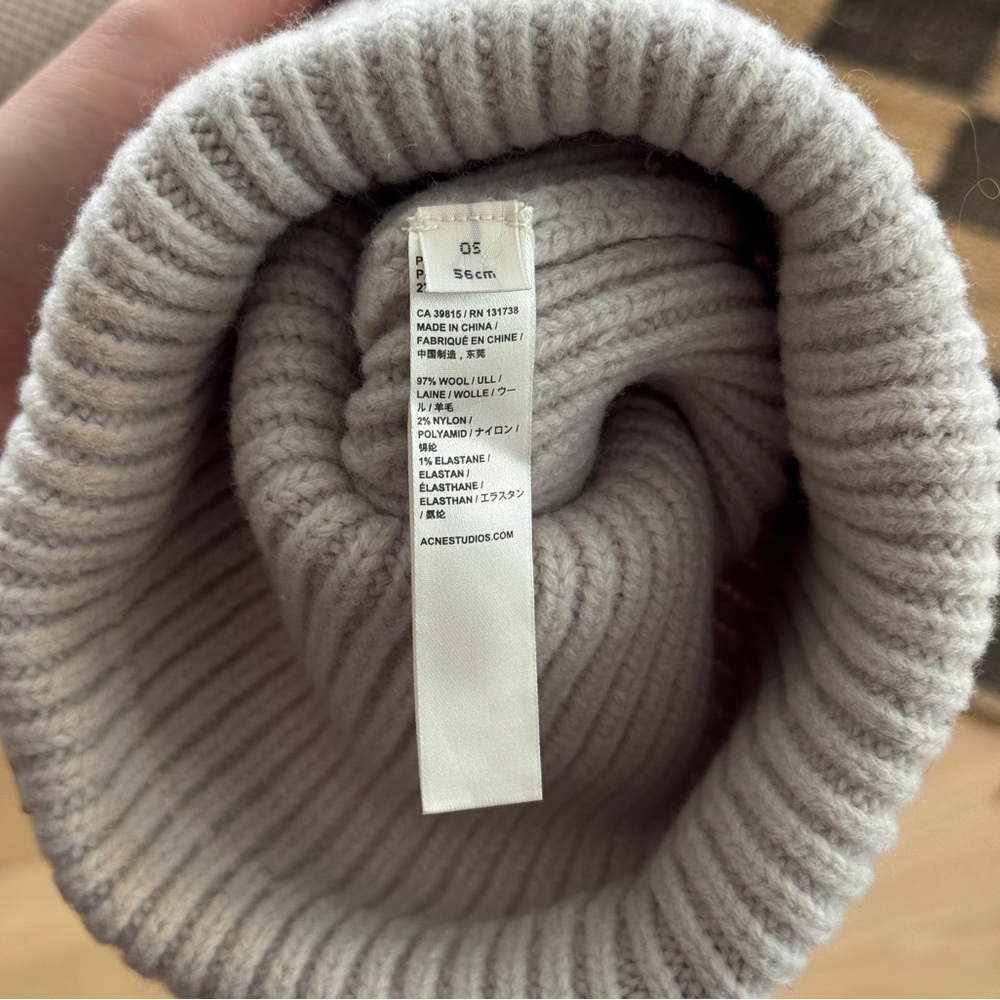 ACNE STUDIOS | Gray Ribbed Beanie - Picture 4 of 4